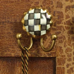 Courtly Check Hook
