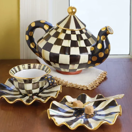 Courtly Check Teacup