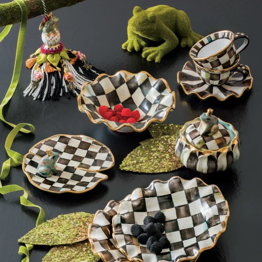 Courtly Check Teacup