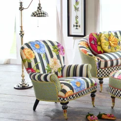 Courtly Farmhouse Floor Lamp