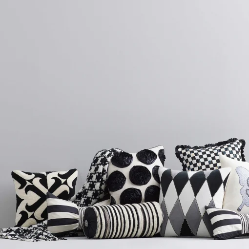 Houndstooth Throw - Black & Ivory