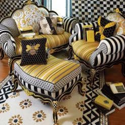 Queen Bee Loveseat